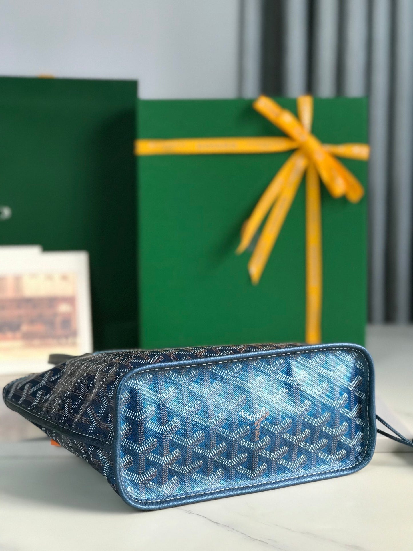 Mini sac Anjou 20 cm en toile bleu foncé Chevroches et cuir de veau