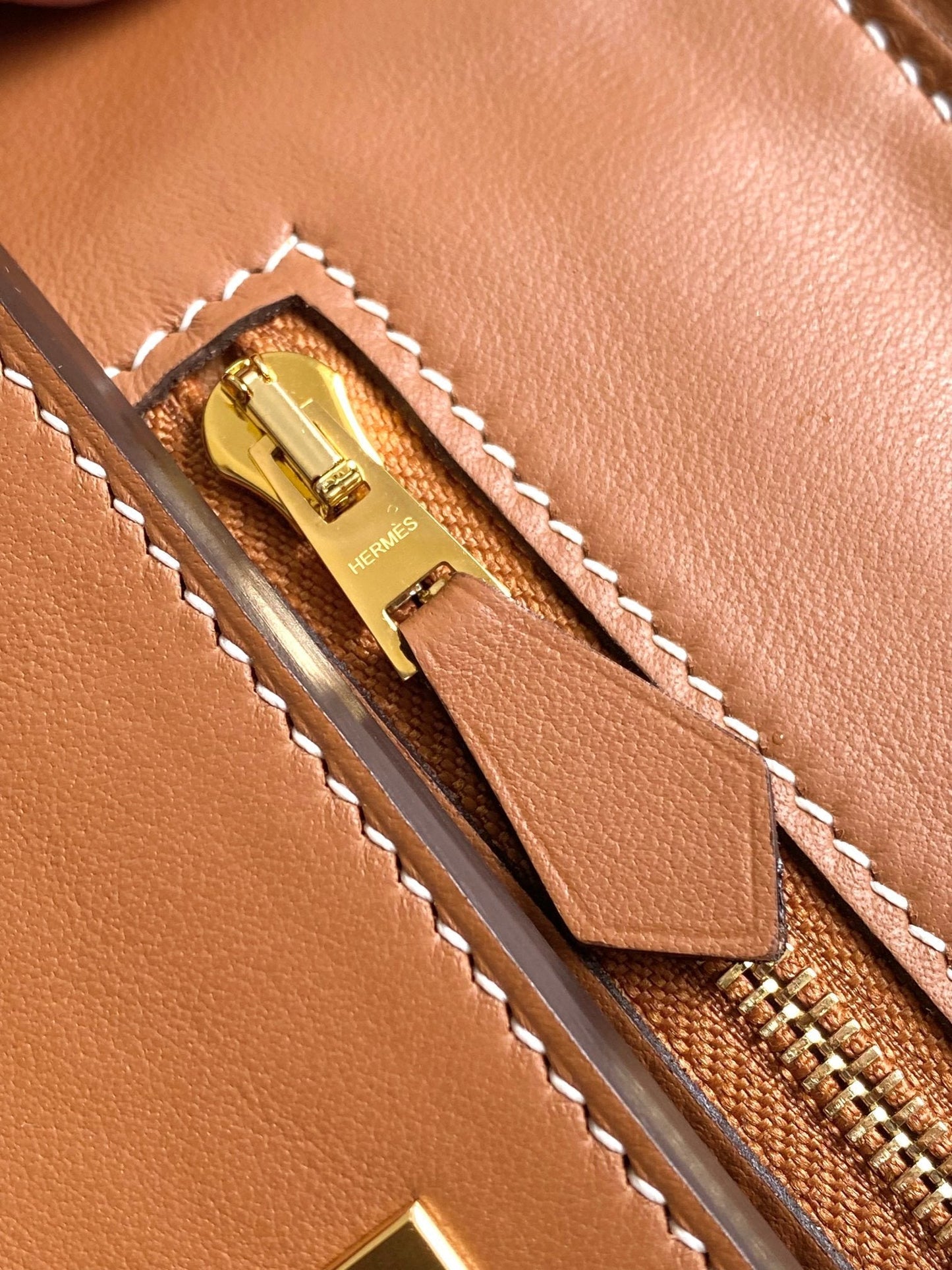Mini sac HM 24/24 21 cm en cuir Evercolor doré et accessoires dorés
