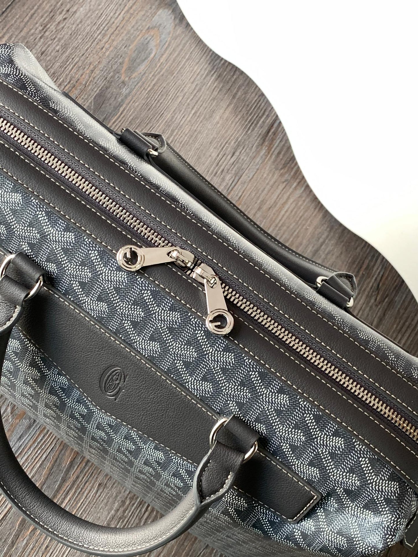 PORTE-DOCUMENTS CISALPIN 39 EN TOILE GOYARDINE GRIS ET CUIR DE VEAU