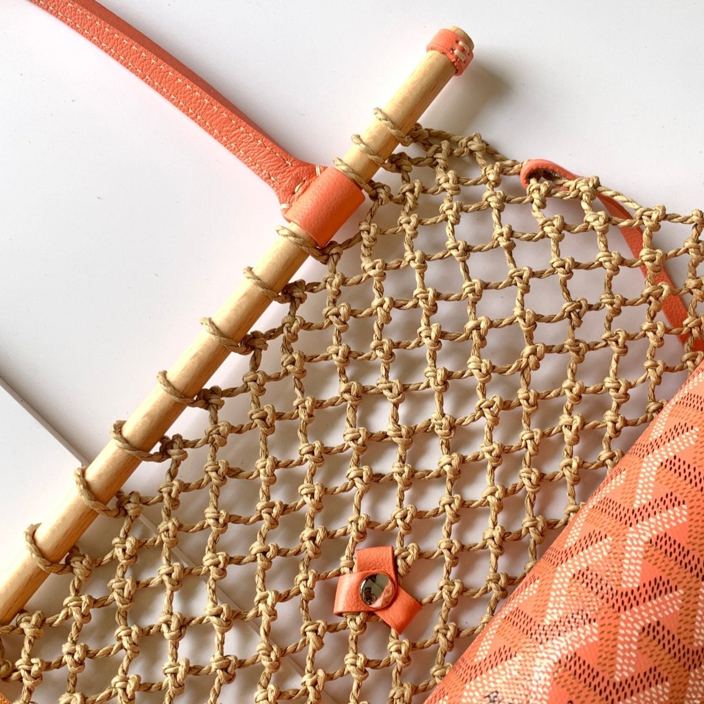 SAC ALIGRE 40 EN RAPHIA TRESSÉ ET CUIR DE VEAU ROUGE ORANGE