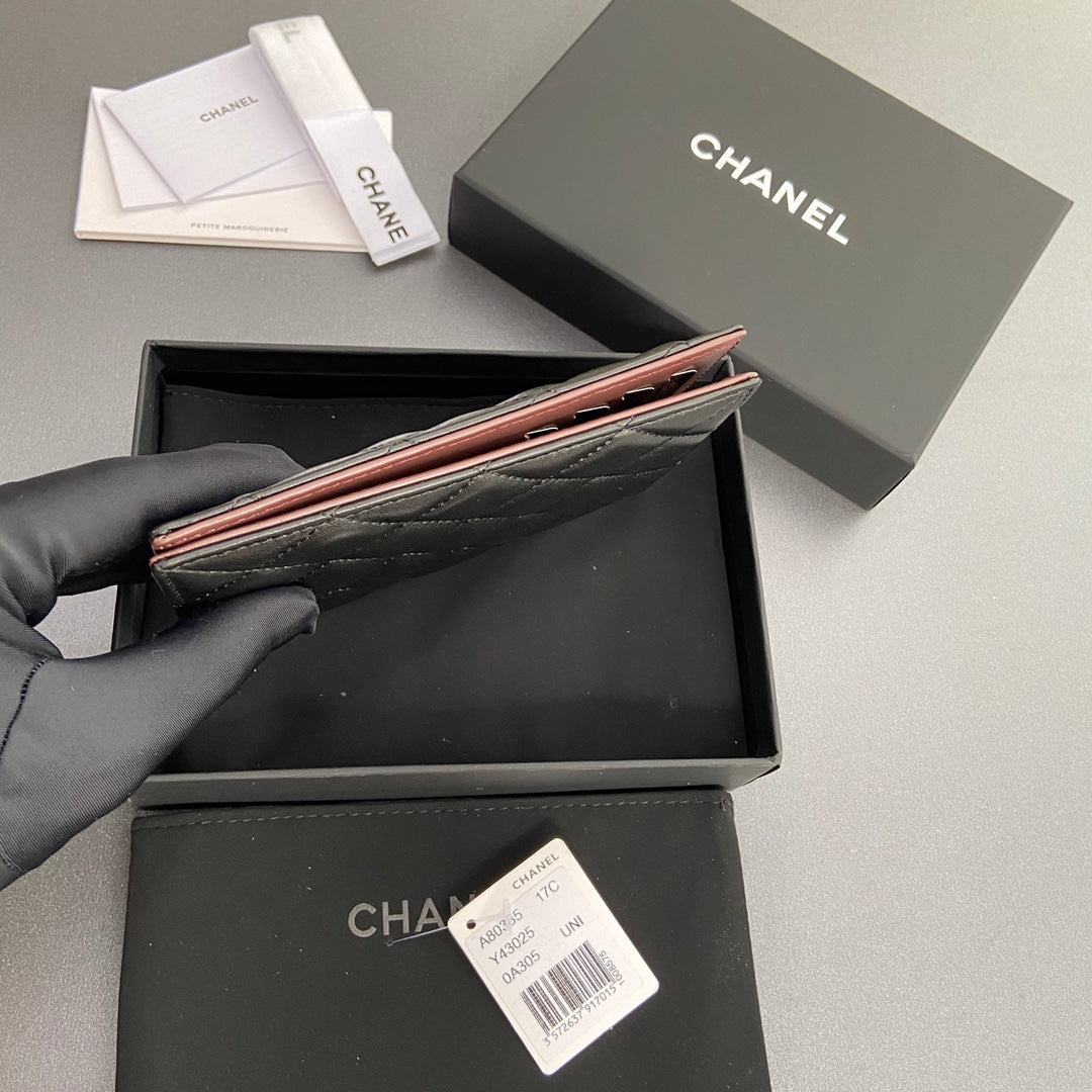 CCパスポート 10cm ブラック ラムスキン シルバー金具