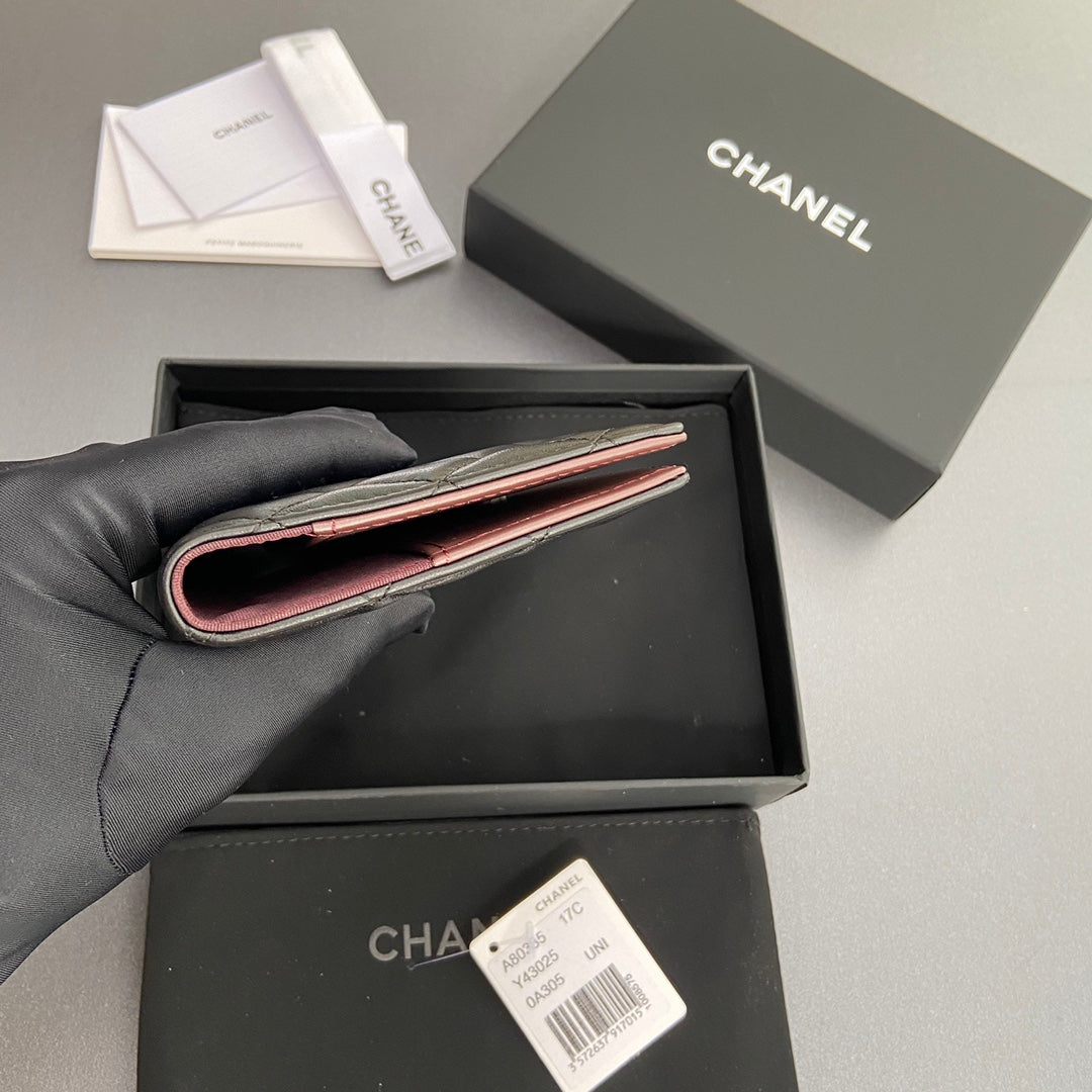CCパスポート 10cm ブラック ラムスキン シルバー金具