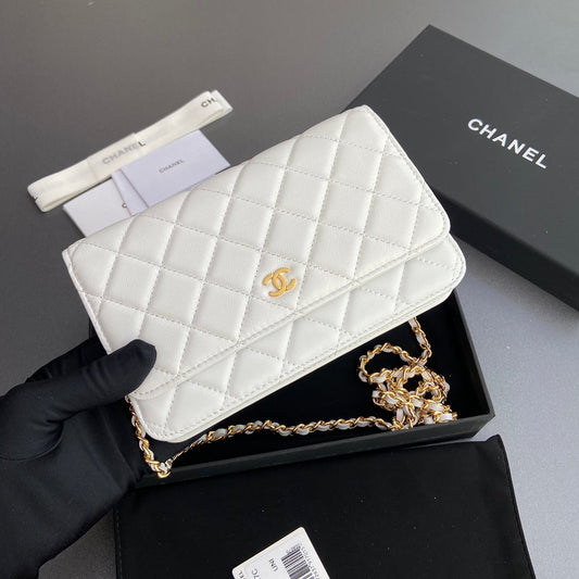 CC Woc 20 cm en cuir de veau blanc avec accessoires dorés