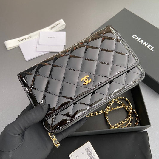 CC Woc 20 cm Cuir de veau verni noir Quincaillerie dorée