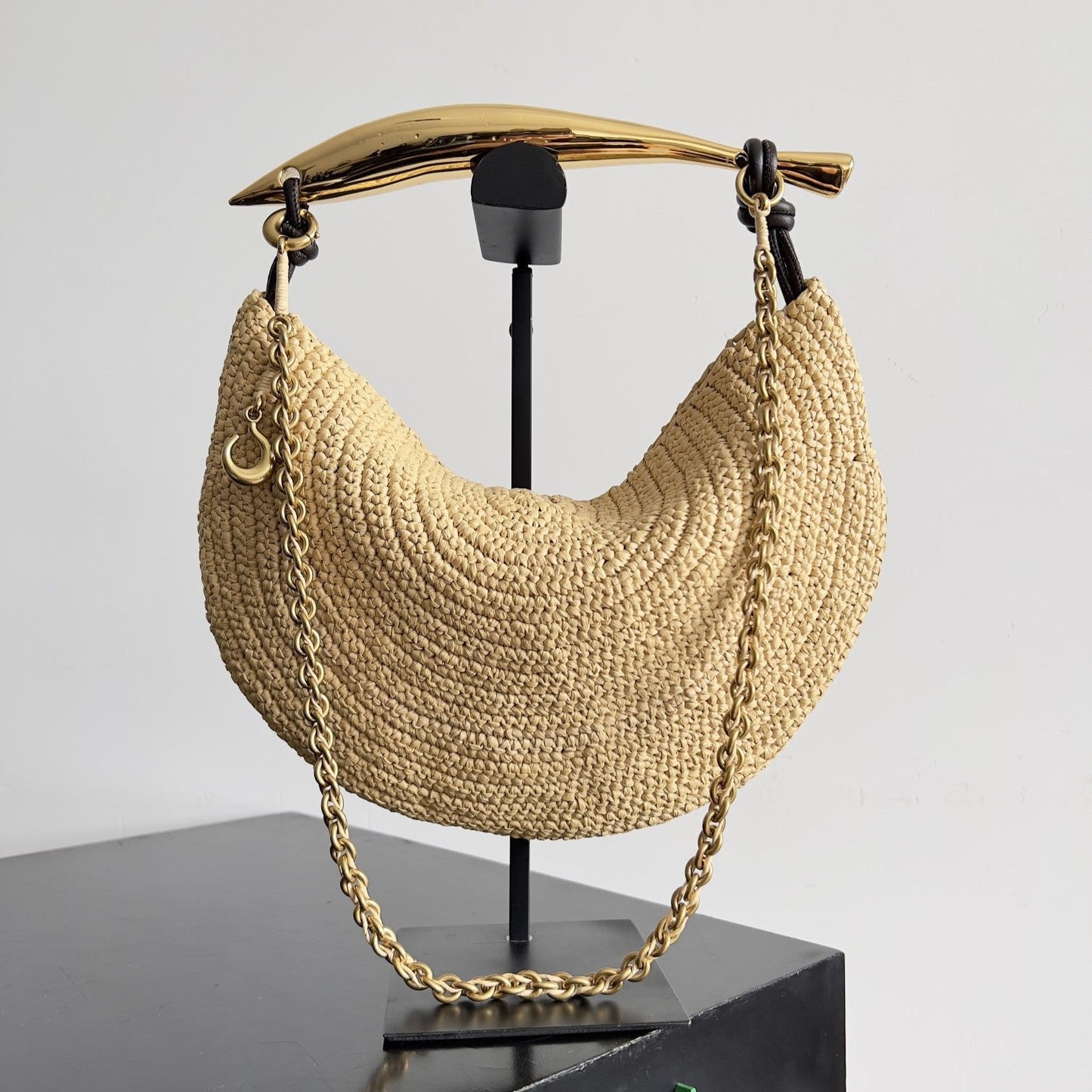 BV Sardine 33 With Chain In Beige Raffia 209338