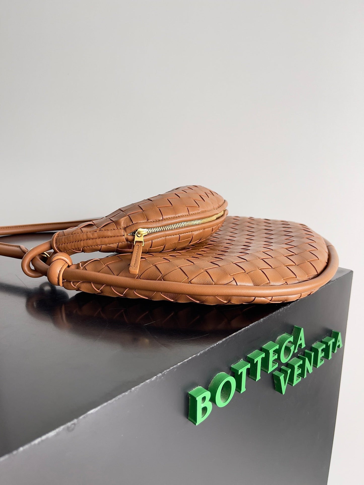 Sac BV GemeIIi 36 cm en cuir d'agneau rouille 209352
