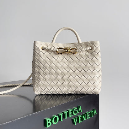 BV Small Andiamo 25 en cuir d'agneau crème Ghw 249677