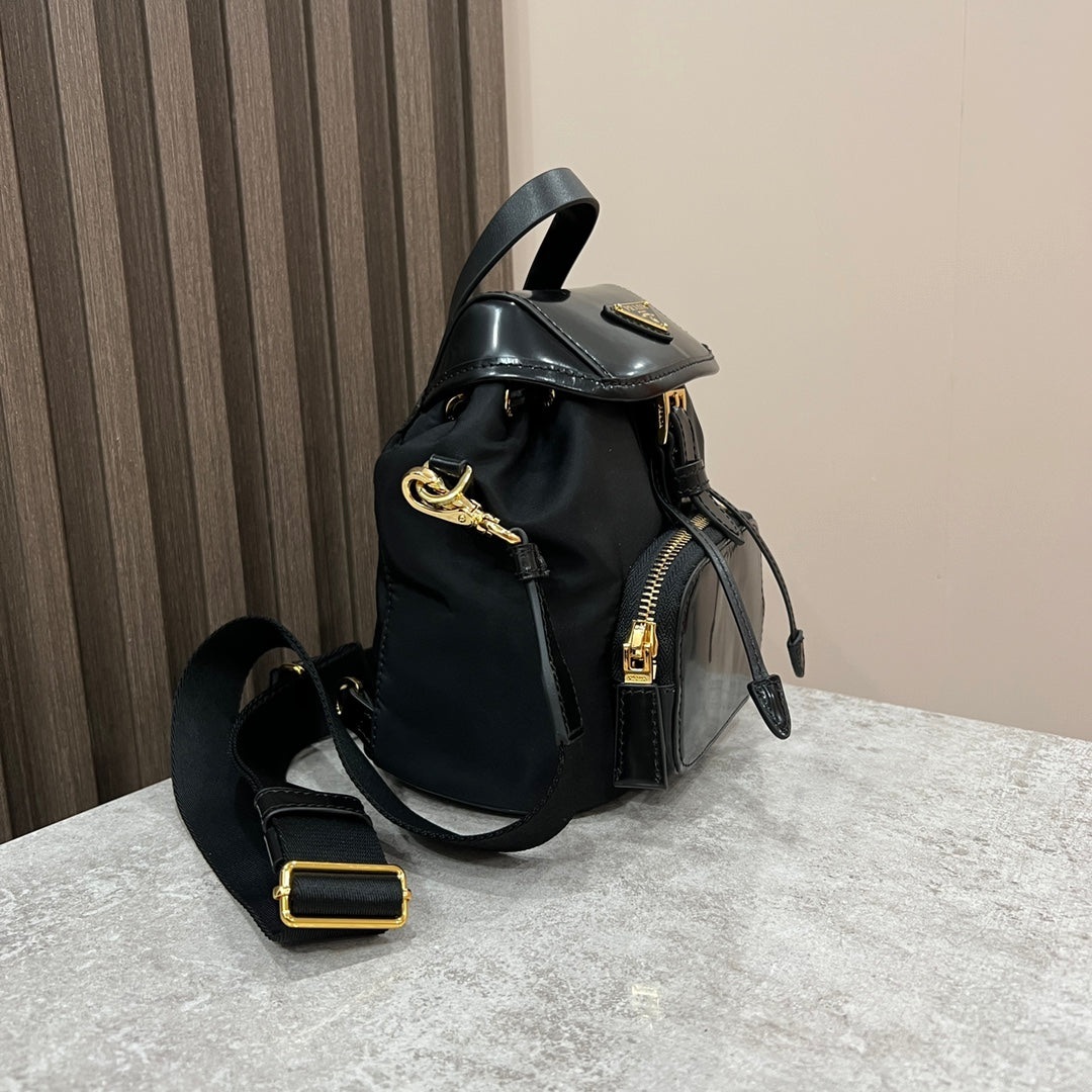 ミニバックパック 18インチ ブラック REナイロンと光沢のあるカーフスキン ゴールド金具