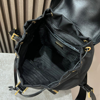 バックパック 25インチ ブラック REナイロンと光沢のあるカーフスキン ゴールド金具