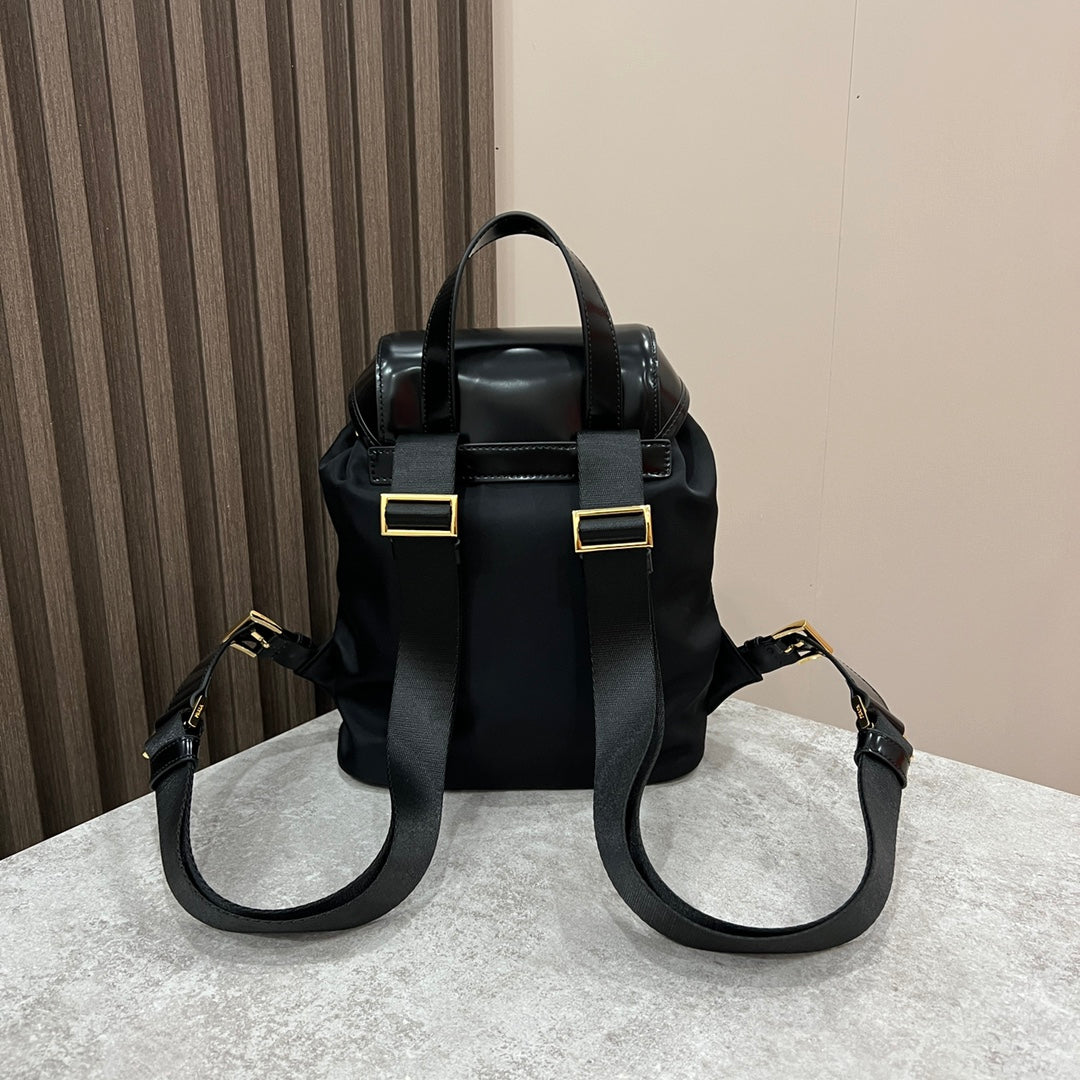 バックパック 25インチ ブラック REナイロンと光沢のあるカーフスキン ゴールド金具