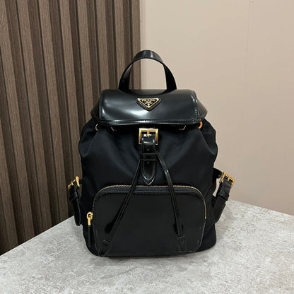 バックパック 25インチ ブラック REナイロンと光沢のあるカーフスキン ゴールド金具