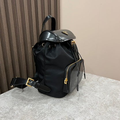 バックパック 25インチ ブラック REナイロンと光沢のあるカーフスキン ゴールド金具