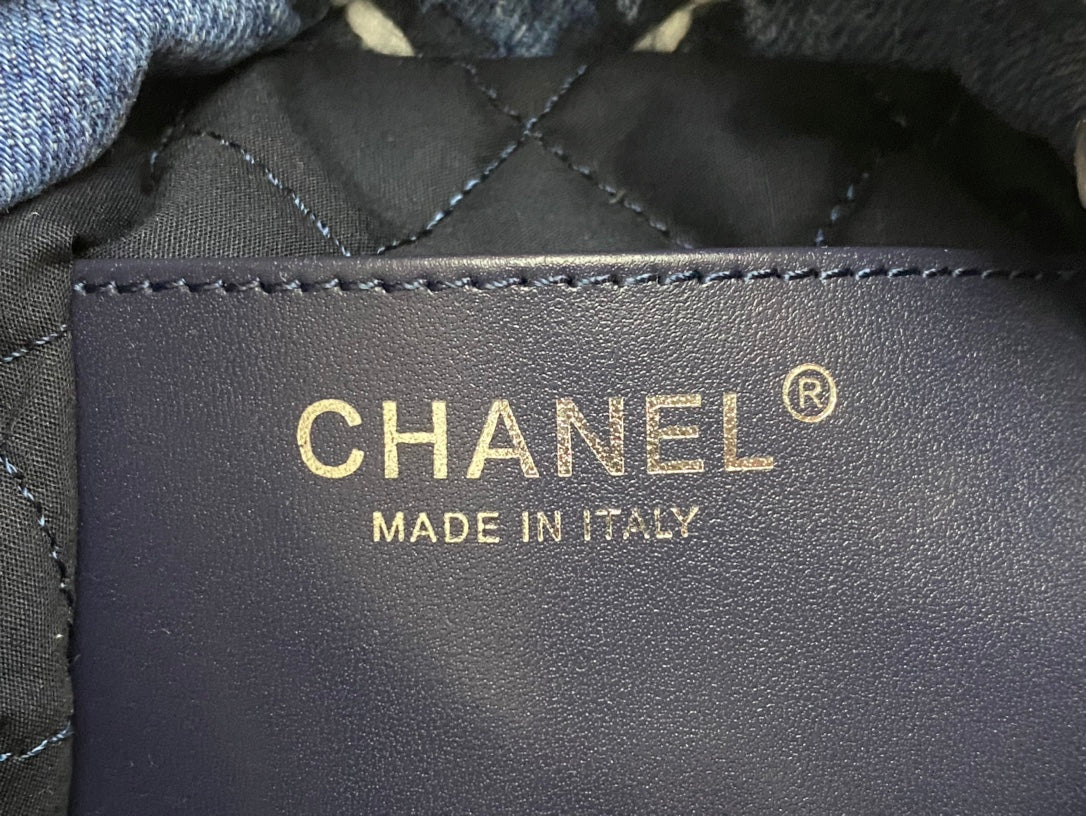 Sac à main CC HOBO 20 cm en denim avec quincaillerie argentée