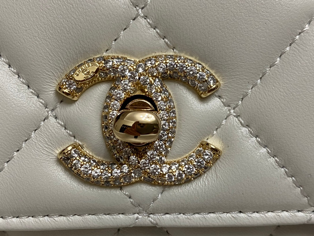 MINI SAC À RABAT 19 EN CUIR DE VEAU BLANC LOGO DIAMANT