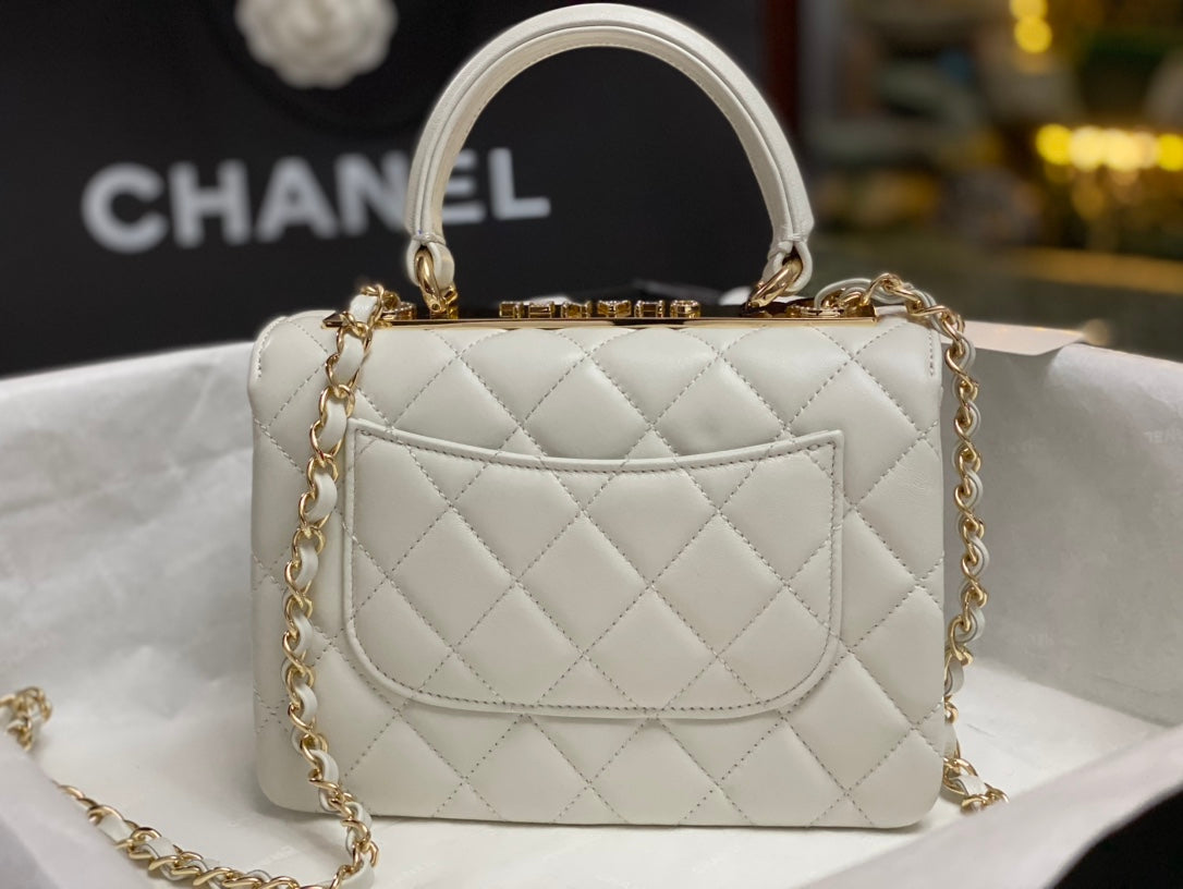 MINI SAC À RABAT 19 EN CUIR DE VEAU BLANC LOGO DIAMANT