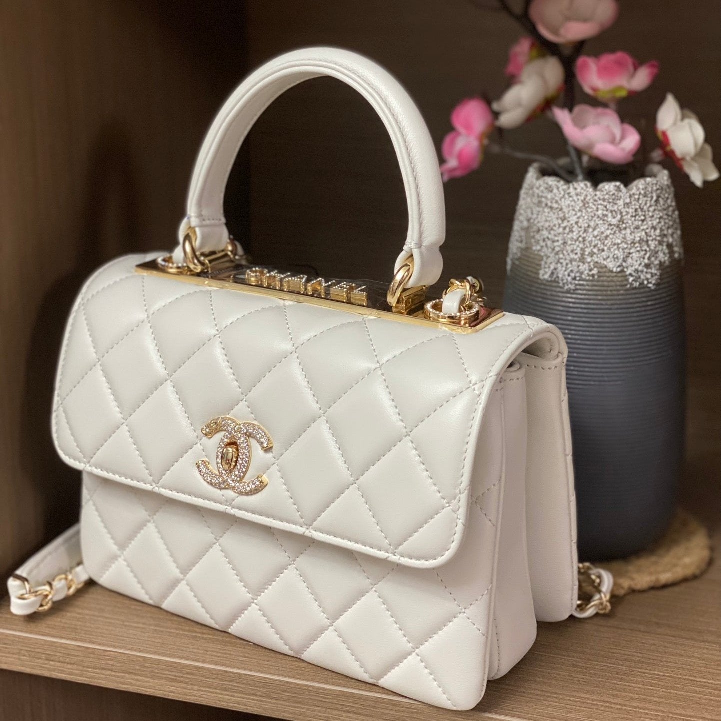 MINI SAC À RABAT 19 EN CUIR DE VEAU BLANC LOGO DIAMANT