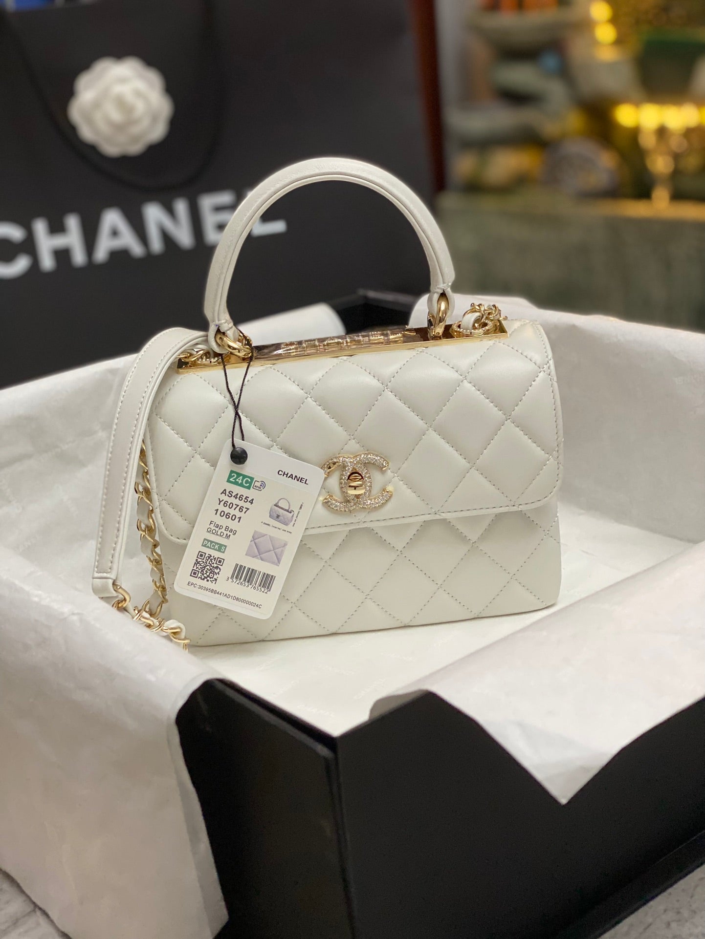 MINI SAC À RABAT 19 EN CUIR DE VEAU BLANC LOGO DIAMANT