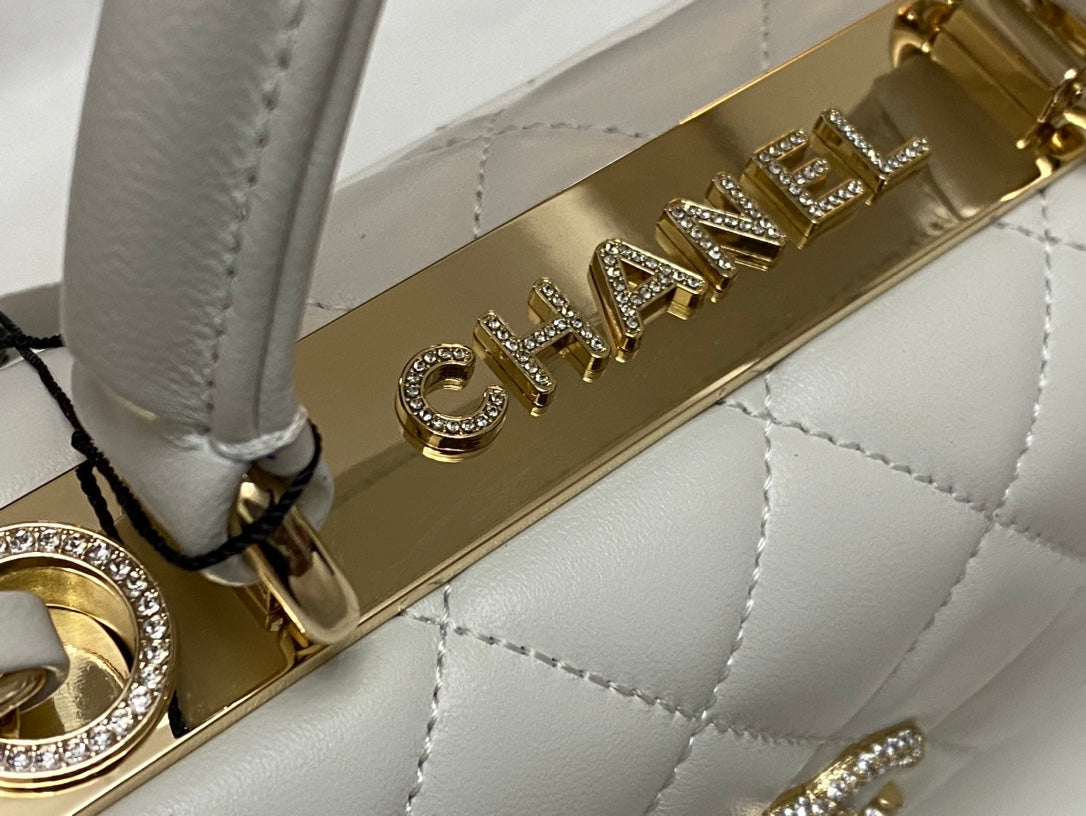 MINI SAC À RABAT 19 EN CUIR DE VEAU BLANC LOGO DIAMANT