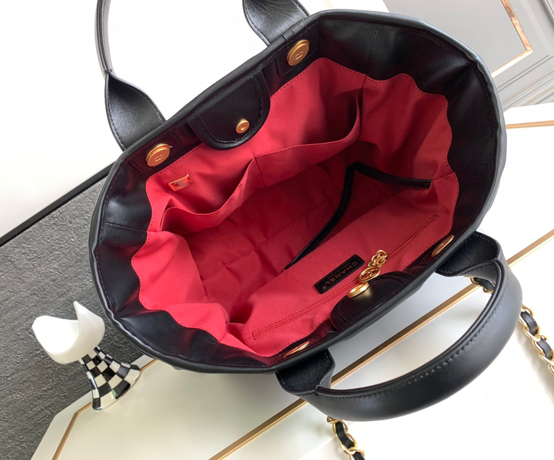 Sac cabas CC Medium Deauville 33 cm en cuir de veau noir GHW