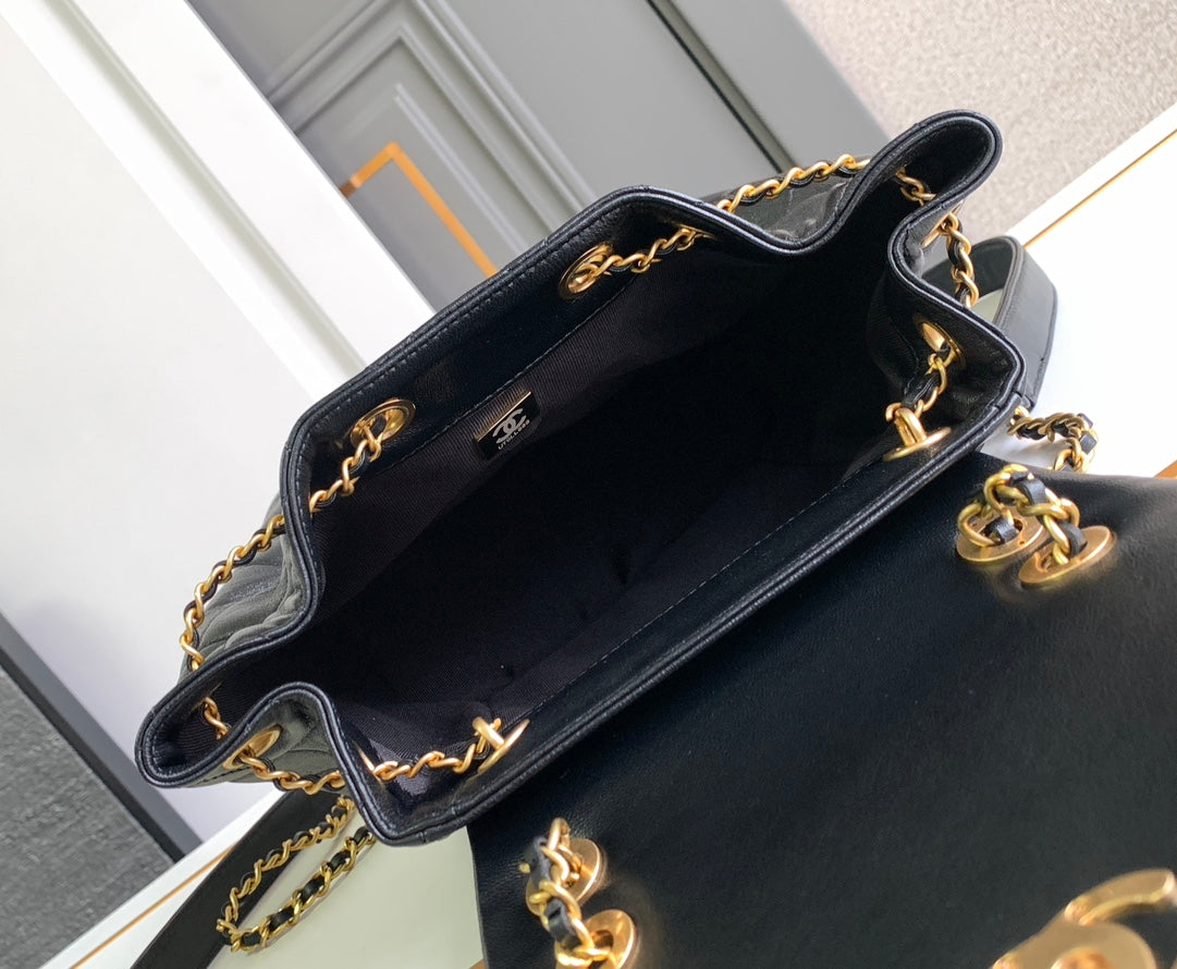 SAC À DOS CC 25 EN CUIR DE VEAU NOIR QUINCAILLERIE DORÉ