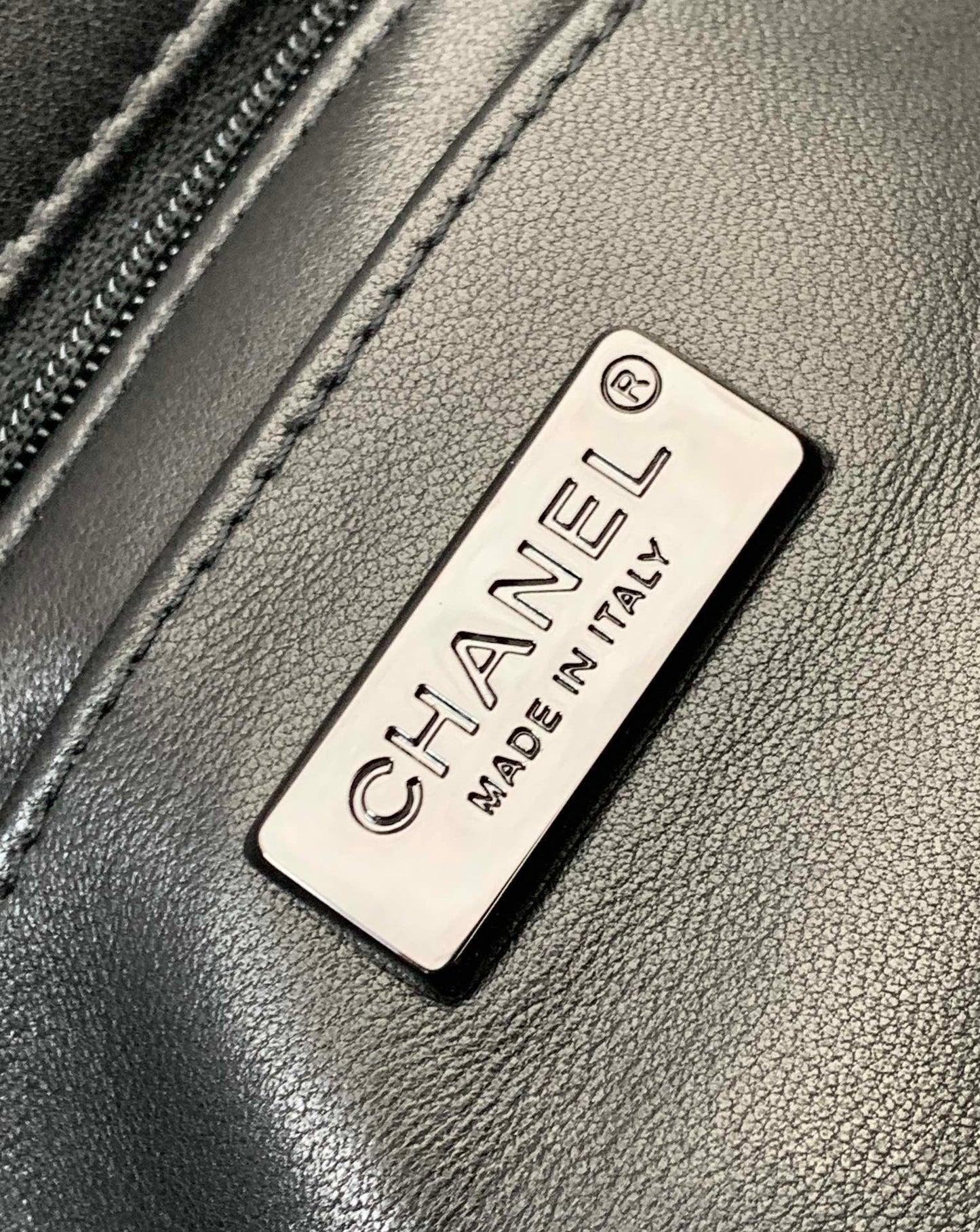 sac à rabat moyen 25 noir gris paillettes matériel argenté