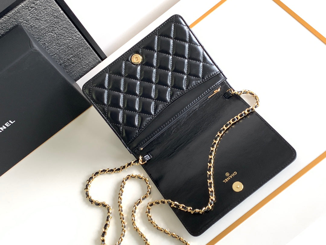 Sac CC MINI 18 en cuir de veau noir avec finitions dorées