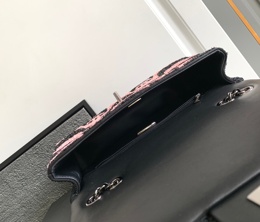 フラップバッグ ミディアム 25 ブラック ピンク スパンコール シルバー金具