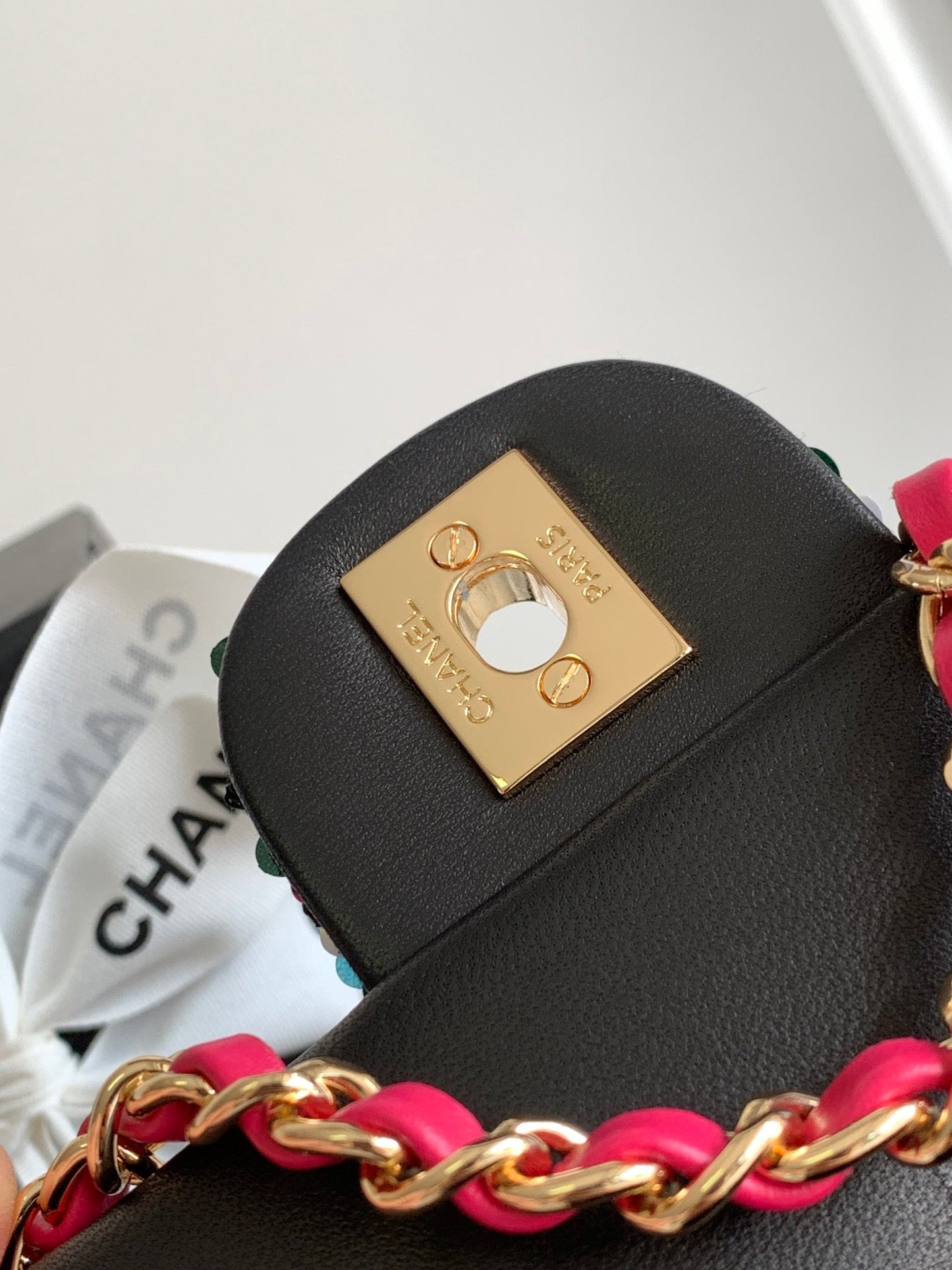 MINI SAC À MAIN CLASSIQUE 20 EN TWEED NOIR BRODÉ À PAILLETTES