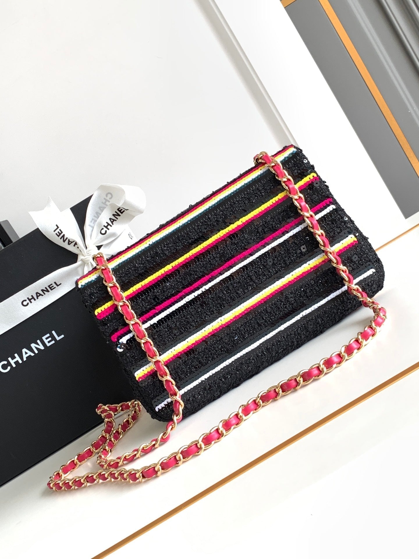 MINI SAC À MAIN CLASSIQUE 20 EN TWEED NOIR BRODÉ À PAILLETTES
