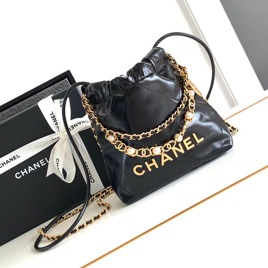 Sac hobo 24a cc 22 20 cm en cuir d'agneau noir et métal doré nacré