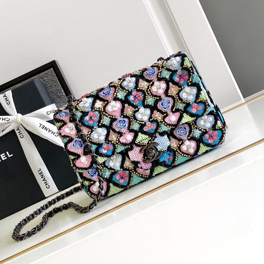 Sac à rabat CC 24a 20 cm en satin à paillettes noir 