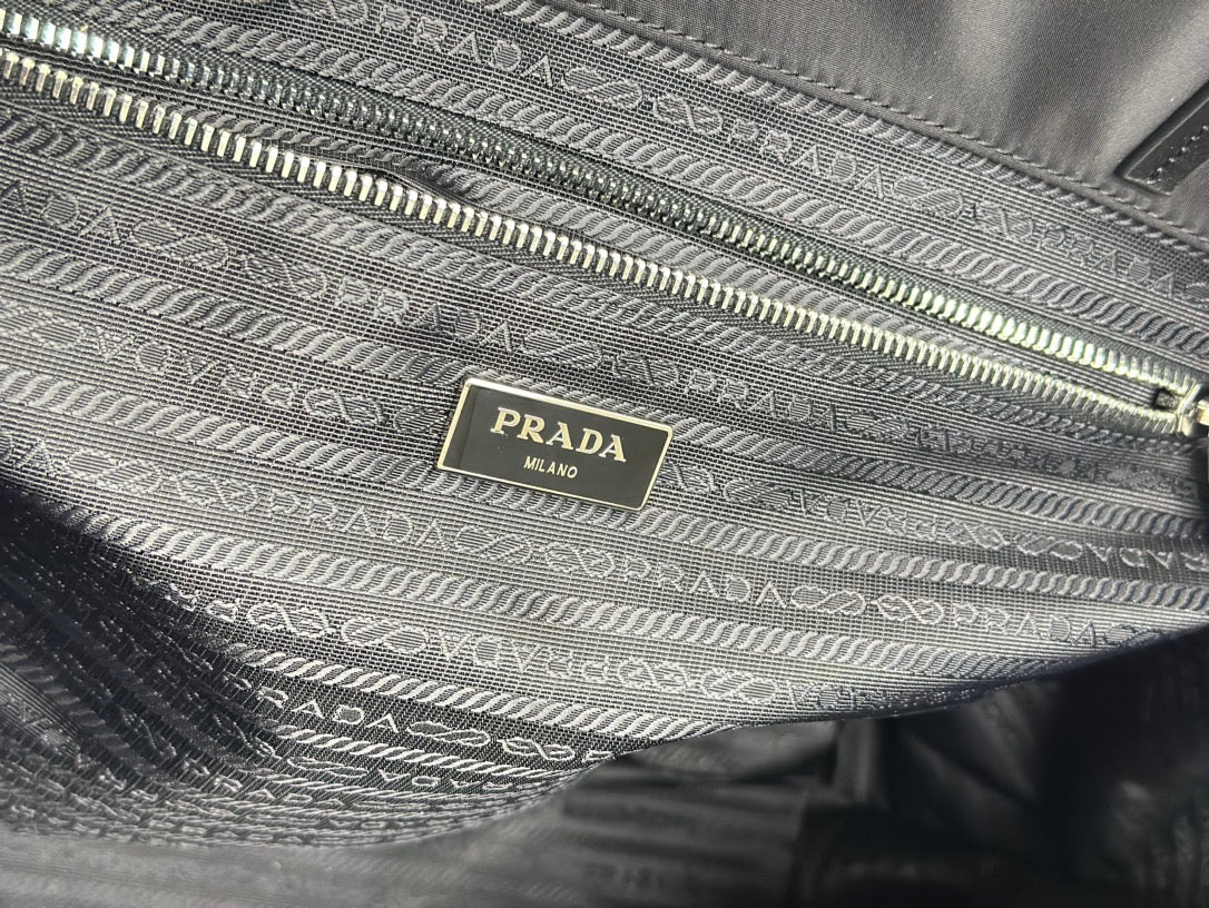 SAC CABAS MOYEN 40 EN TISSU RE-NYLON NOIR