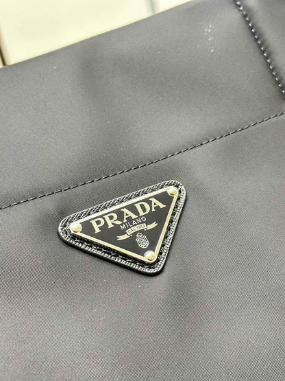 SAC CABAS MOYEN 40 EN TISSU RE-NYLON NOIR