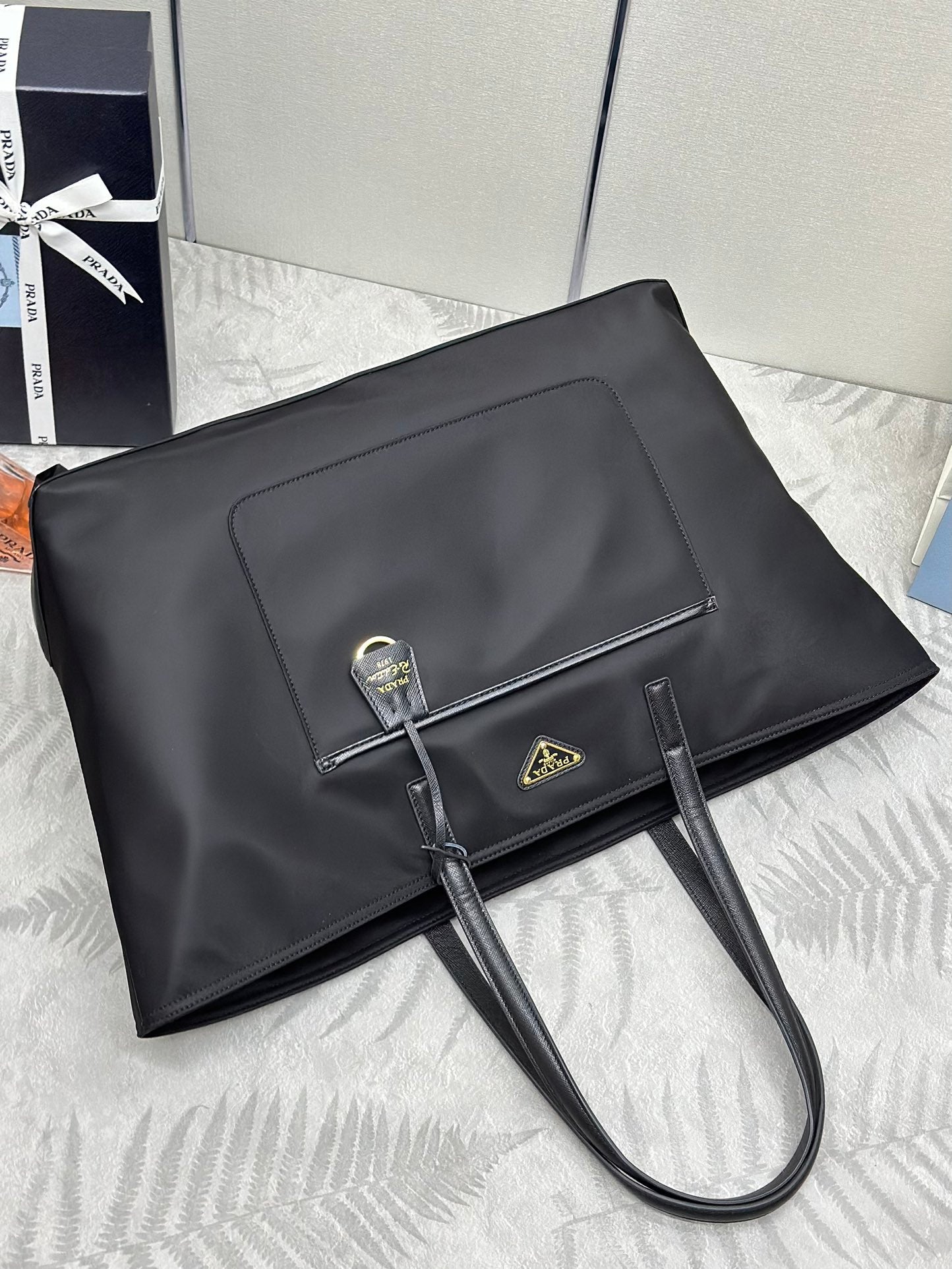 SAC CABAS CLASSIQUE 43 EN TISSU RE-NYLON NOIR