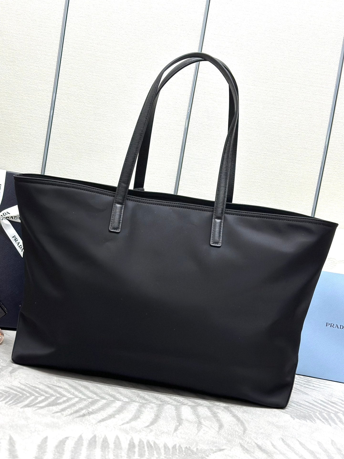SAC CABAS CLASSIQUE 43 EN TISSU RE-NYLON NOIR