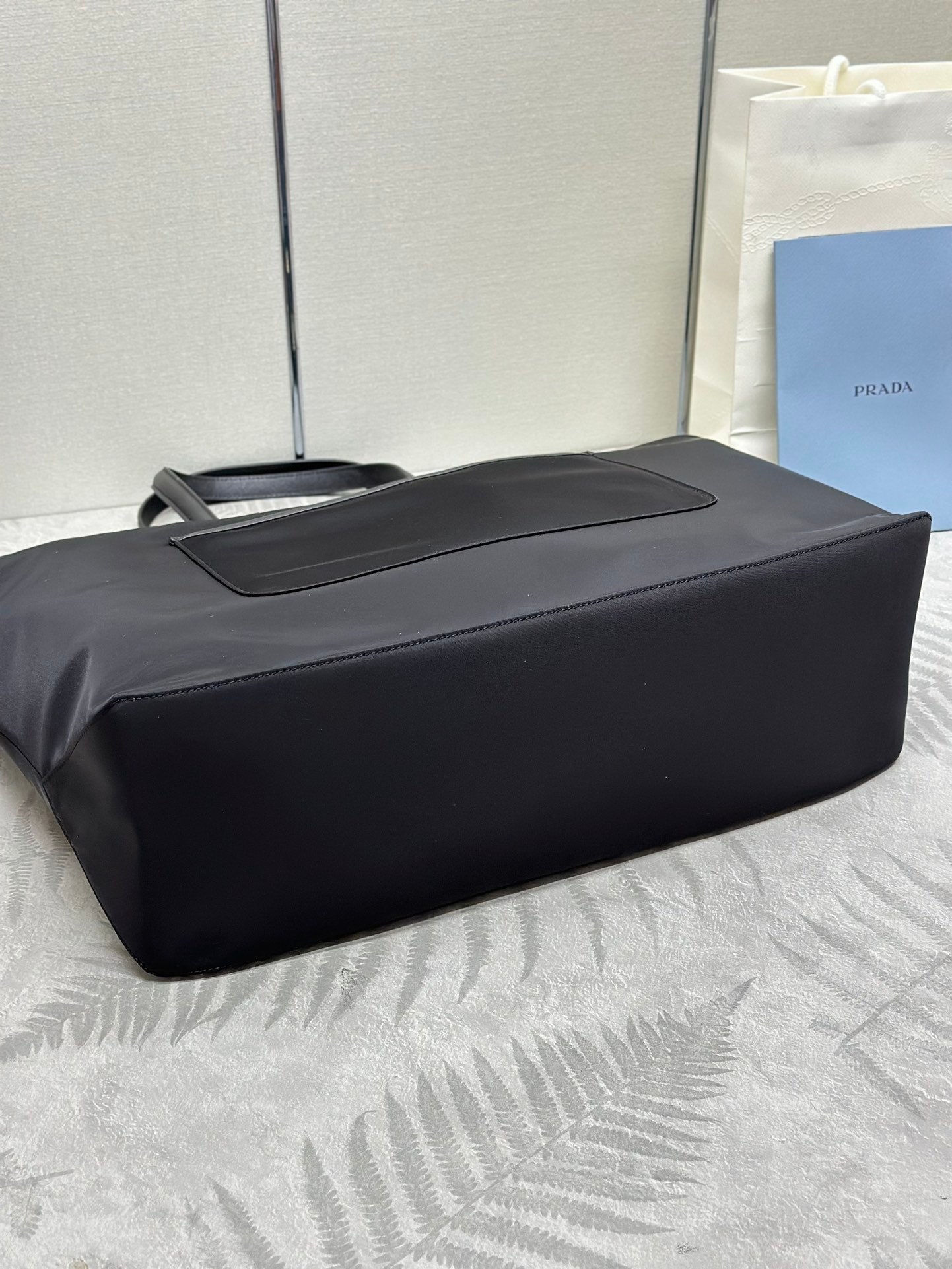 SAC CABAS CLASSIQUE 43 EN TISSU RE-NYLON NOIR