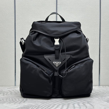 SAC À DOS À LOGO TRIANGLE 42 EN RE-NYLON NOIR