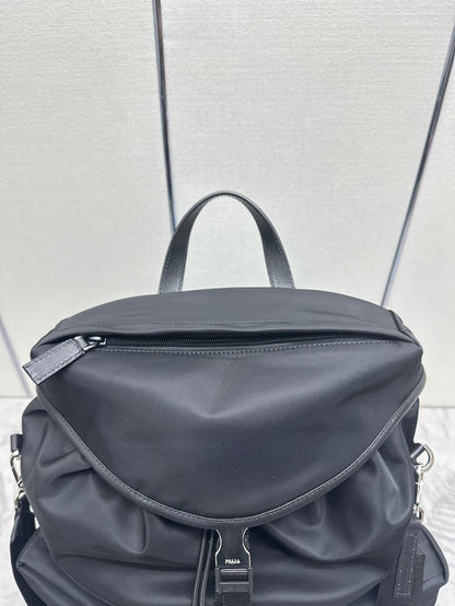 SAC À DOS À LOGO TRIANGLE 42 EN RE-NYLON NOIR