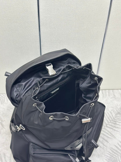 SAC À DOS À LOGO TRIANGLE 42 EN RE-NYLON NOIR