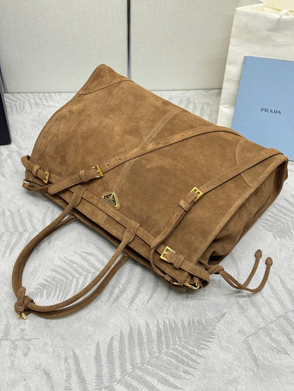 SAC CABAS AVEC CEINTURE 42 EN DAIM MARRON ROUGE QUINCAILLERIE DORÉ