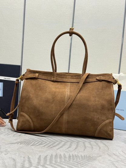 SAC CABAS AVEC CEINTURE 42 EN DAIM MARRON ROUGE QUINCAILLERIE DORÉ