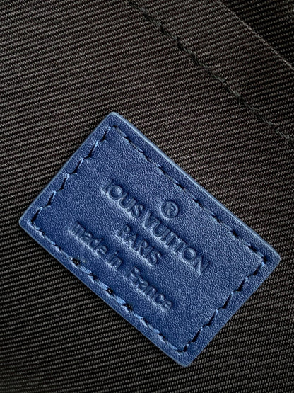 SAC À BANDOULIÈRE PILOT 30 EN CUIR DE VEAU BLEU MARINE