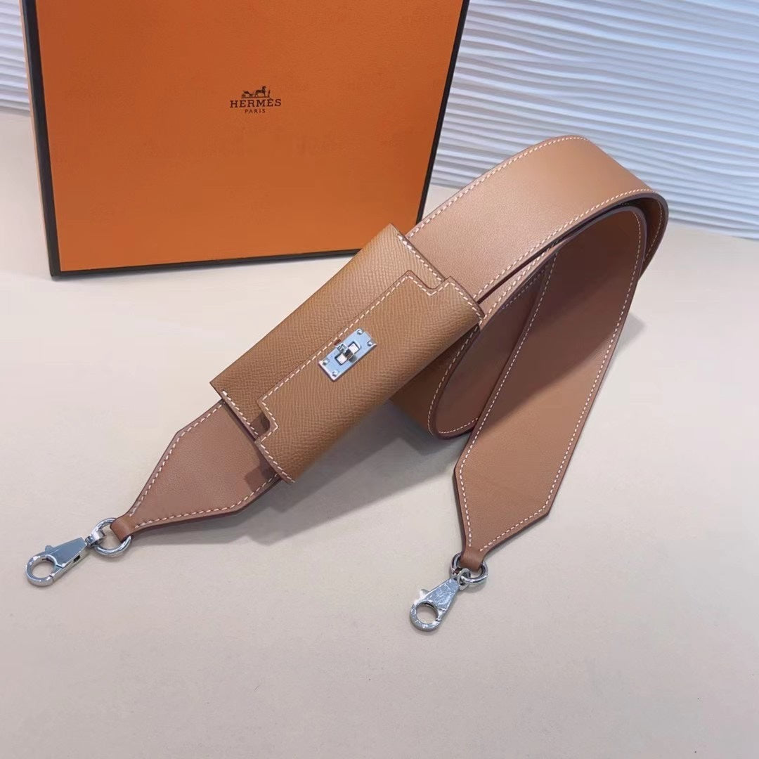 Bandoulière Kelly Pocket 50 mm en cuir Epsom marron avec quincaillerie argentée 