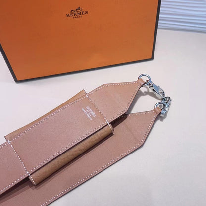 Bandoulière Kelly Pocket 50 mm en cuir Epsom marron avec quincaillerie argentée 