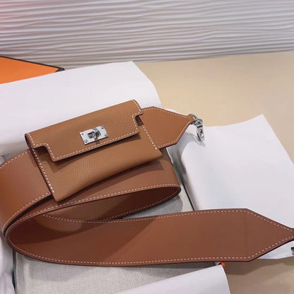 Bandoulière Kelly Pocket 50 mm en cuir Epsom marron avec quincaillerie argentée 
