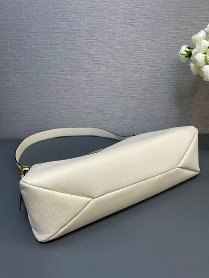 GRAND SAC HOBO 39 EN CUIR D'AGNEAU SOUPLE BLANC
