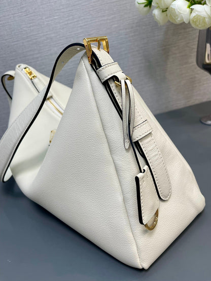 GRAND SAC HOBO 39 EN CUIR D'AGNEAU SOUPLE BLANC