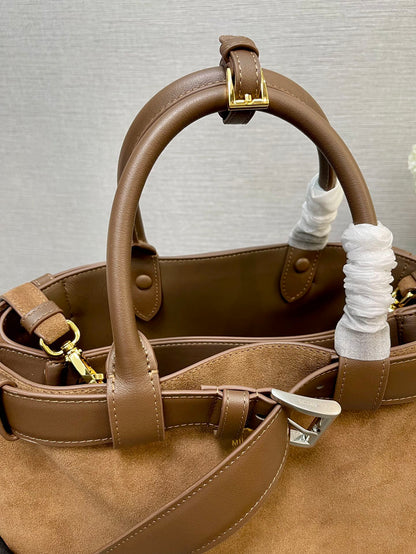 SAC CABAS MOYEN AVEC CEINTURE 35 EN DAIM MARRON ROUGE