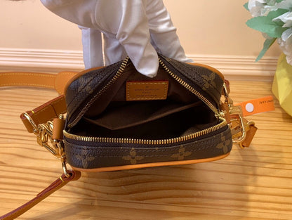 LV ダヌーブ BD ブラウン モノグラム キャンバス 205330