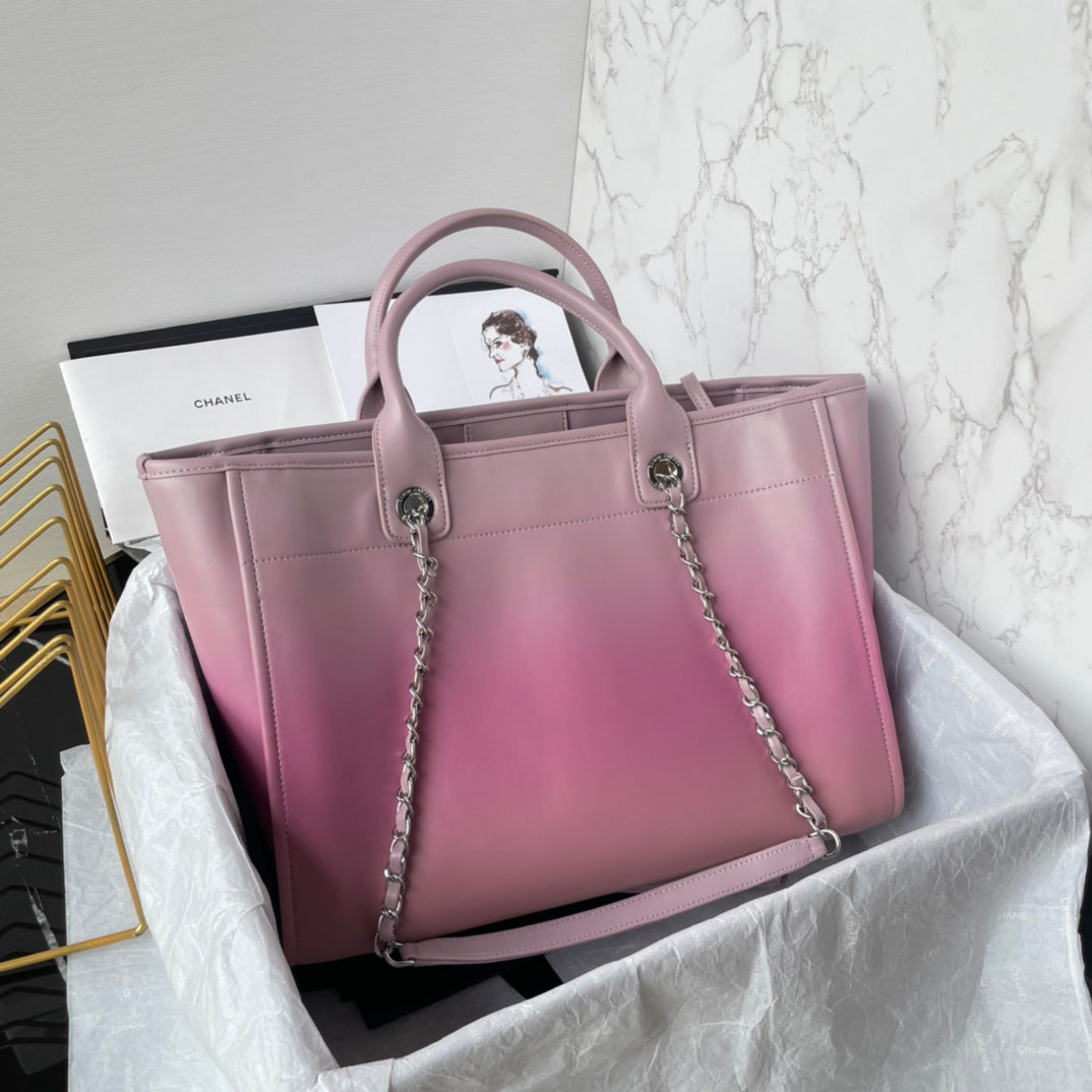 Sac shopping CC 34 cm en cuir de veau rose violet, accessoires argentés